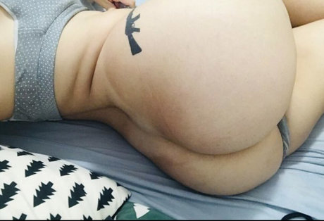 Naakte gelekte OnlyFans-foto van Princesa Ruiva Victoria