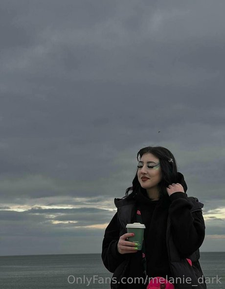 Melanie_dark