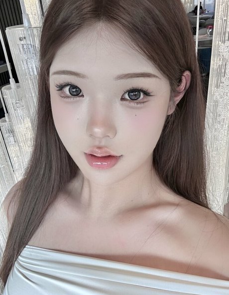 Naakte gelekte OnlyFans-foto van Yuzichucunqi
