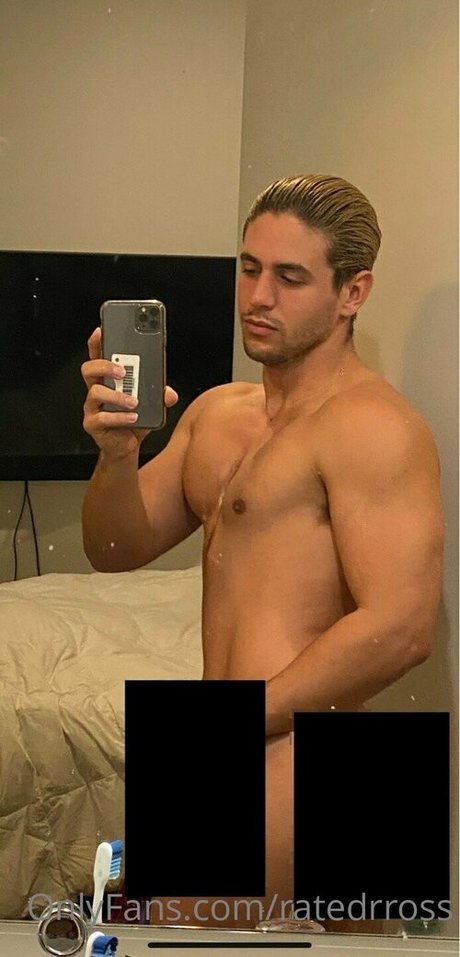 Naakte gelekte OnlyFans-foto van Ratedrross