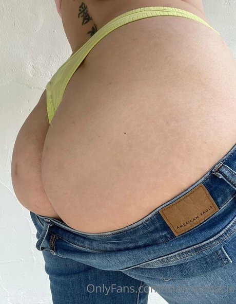 Naakte gelekte OnlyFans-foto van Marceemacie
