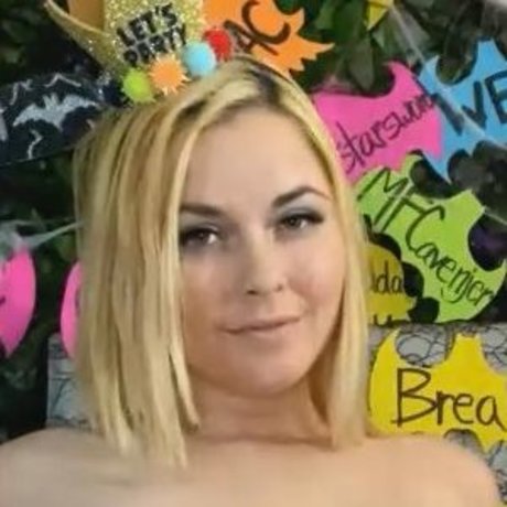 Naakte gelekte OnlyFans-foto van Bailey Rayne