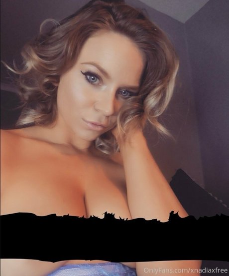 Naakte gelekte OnlyFans-foto van Bigbootybritish
