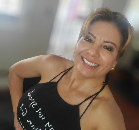 Naakte gelekte OnlyFans-foto van Mexymilf