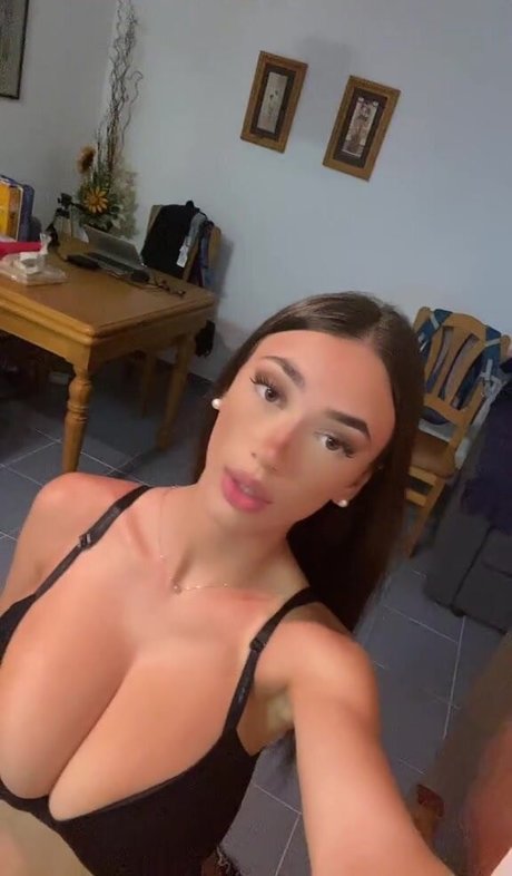 Naakte gelekte OnlyFans-foto van Claraycandela