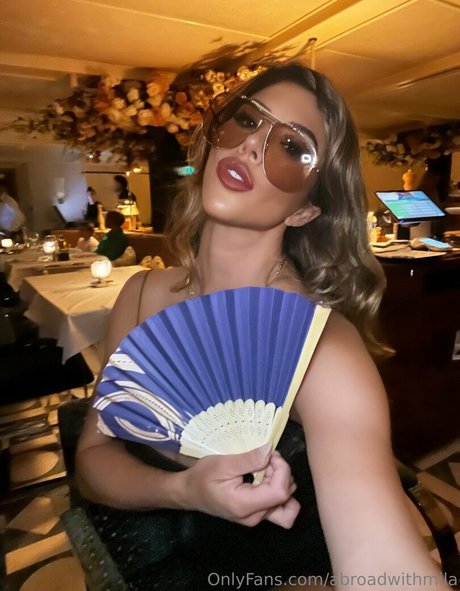 Naakte gelekte OnlyFans-foto van Abroadwithmila