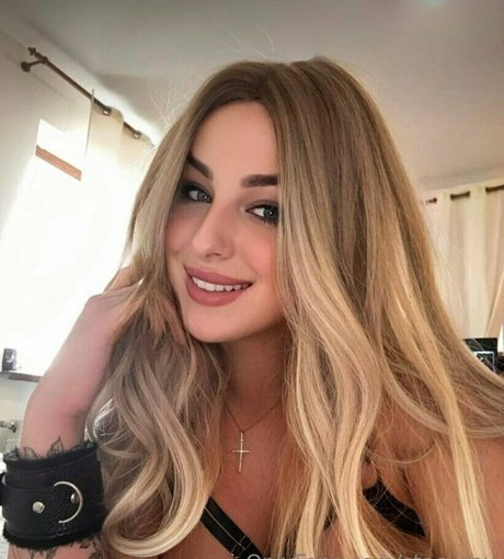 Naakte gelekte OnlyFans-foto van Stacysex
