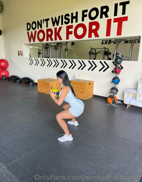 Naakte gelekte OnlyFans-foto van Workoutwithamy