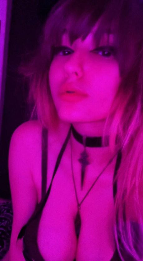 Naakte gelekte OnlyFans-foto van Lewdfaerie