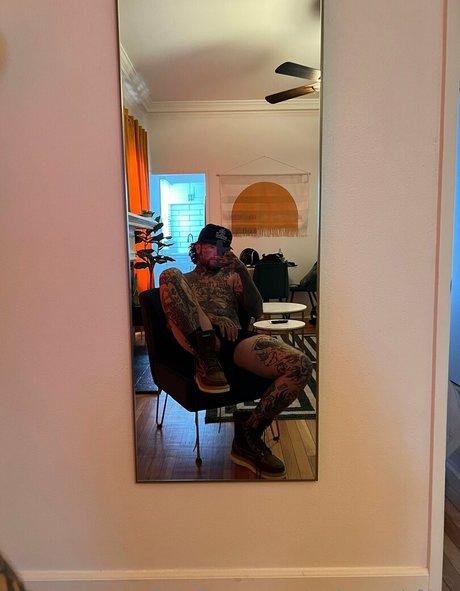Naakte gelekte OnlyFans-foto van Uglynorthfree