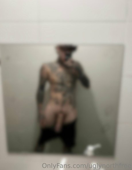 Naakte gelekte OnlyFans-foto van Uglynorthfree