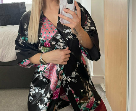 Naakte gelekte OnlyFans-foto van Goddesssuzie
