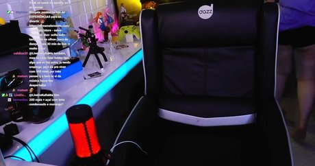 Naakte gelekte OnlyFans-foto van Haru Jiggly