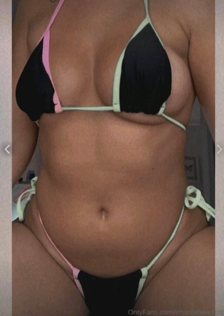 Naakte gelekte OnlyFans-foto van Chantelle Warnock