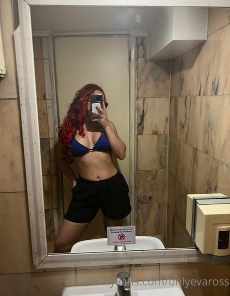Naakte gelekte OnlyFans-foto van Yourfoxyladyy