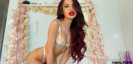 Naakte gelekte OnlyFans-foto van Sabinabella