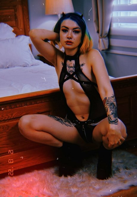 Naakte gelekte OnlyFans-foto van Lunartemptations