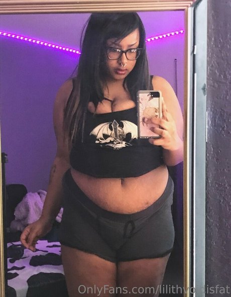 Naakte gelekte OnlyFans-foto van Lilithvoidisfat