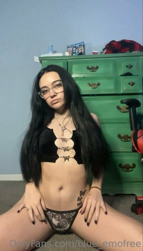Naakte gelekte OnlyFans-foto van Blueemofree