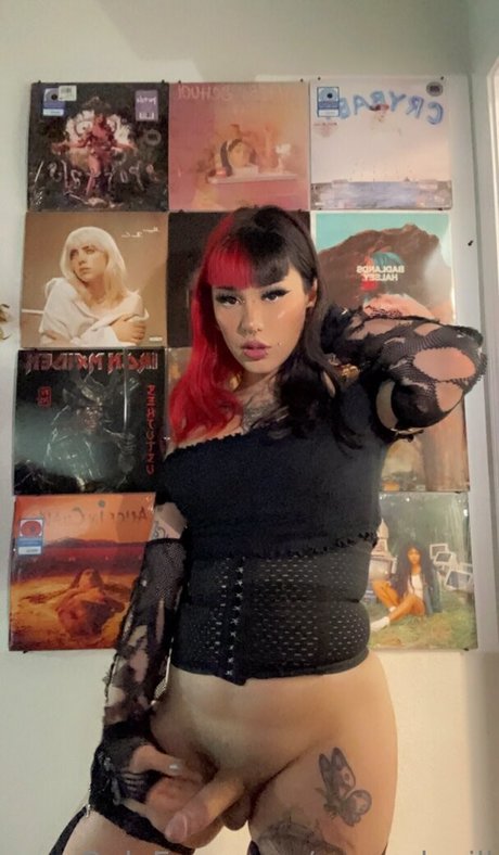 Naakte gelekte OnlyFans-foto van Saucydevill