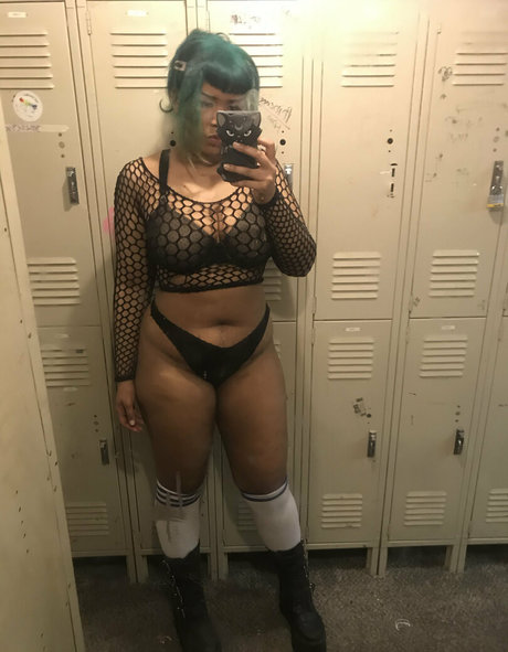 Naakte gelekte OnlyFans-foto van Ghettogoth