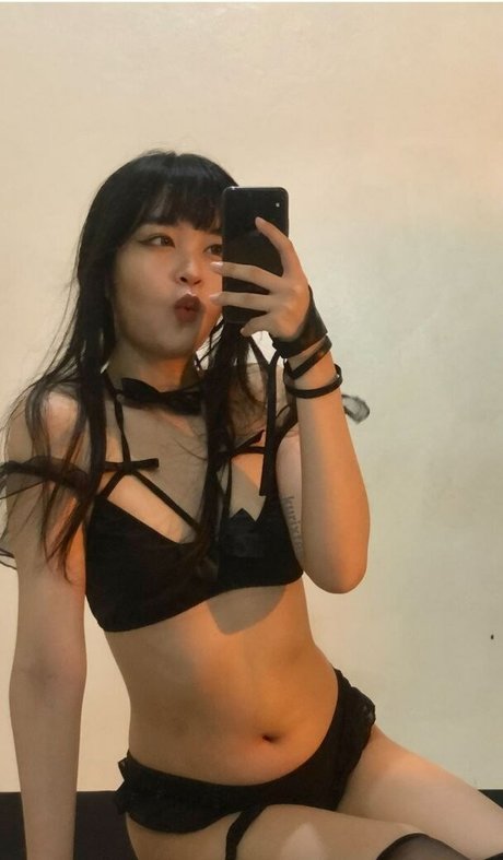 Naakte gelekte OnlyFans-foto van Kurixtee