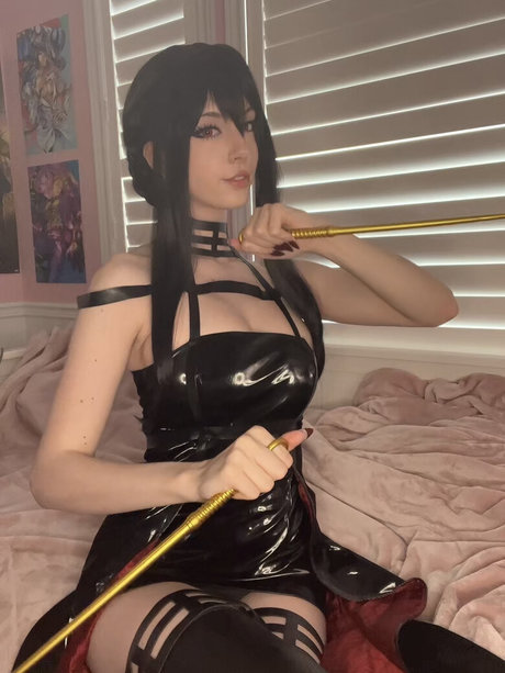 Naakte gelekte OnlyFans-foto van Emiki28