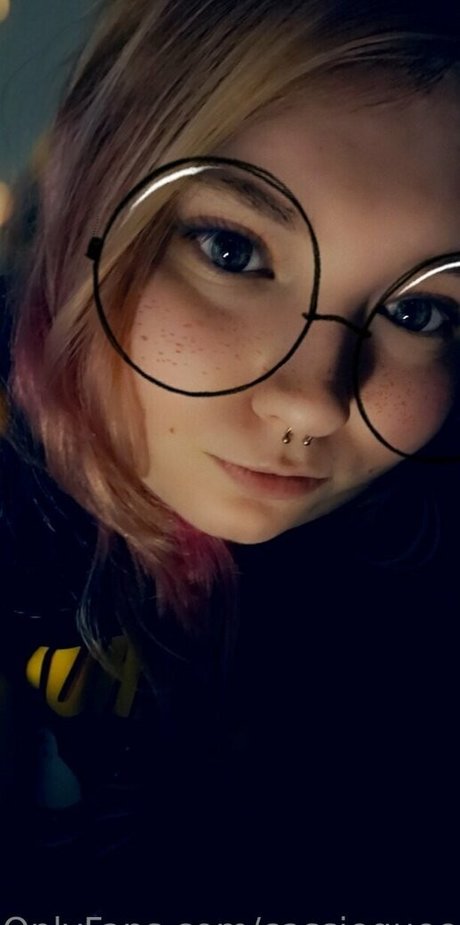 Naakte gelekte OnlyFans-foto van Cassiequeenboo