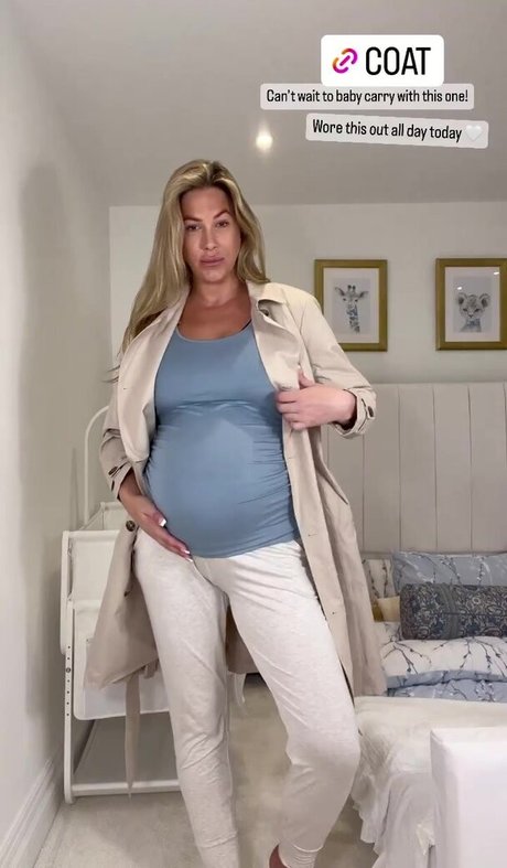 Naakte gelekte OnlyFans-foto van Emily Rose Ross