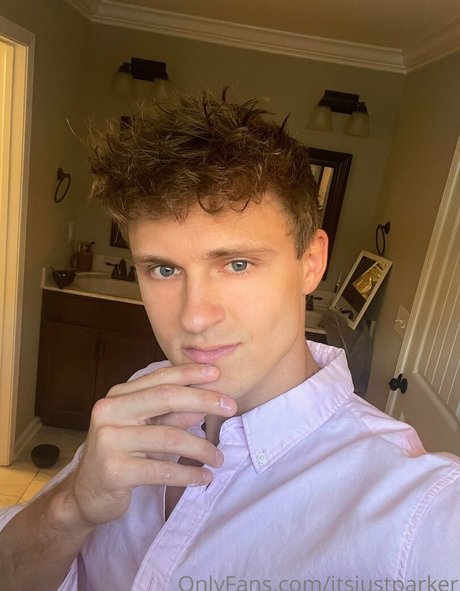 Naakte gelekte OnlyFans-foto van Itsjustparker