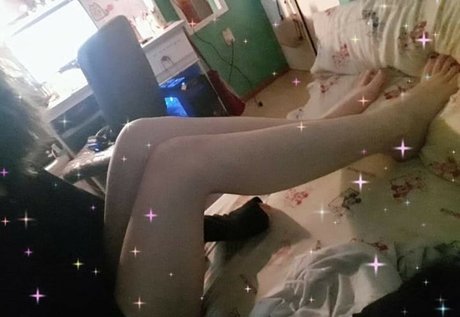 Naakte gelekte OnlyFans-foto van Sunshizen