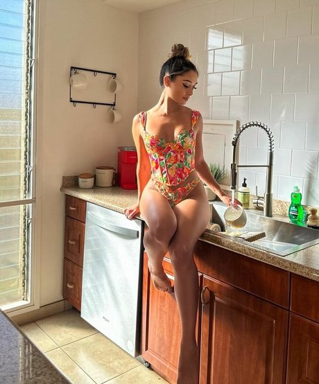 Naakte gelekte OnlyFans-foto van Angelica Jensen