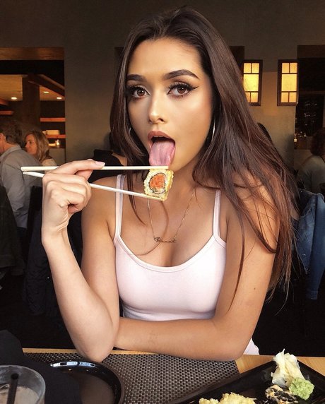 Naakte gelekte OnlyFans-foto van Angelica Jensen