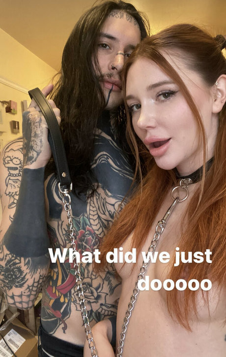 Naakte gelekte OnlyFans-foto van Universal Angel