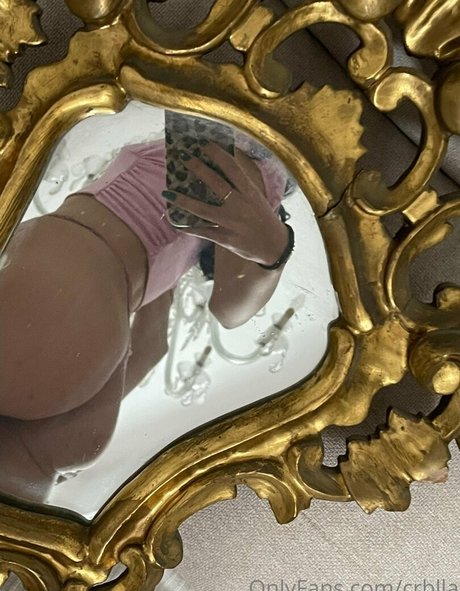 Naakte gelekte OnlyFans-foto van Toyperra