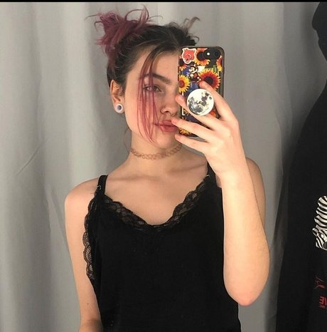Naakte gelekte OnlyFans-foto van Snottea