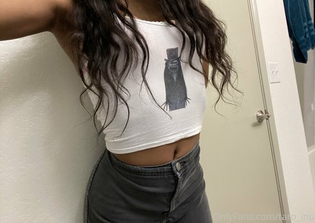 Naakte gelekte OnlyFans-foto van Kiuwu