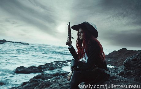 Naakte gelekte OnlyFans-foto van Juliettesureau
