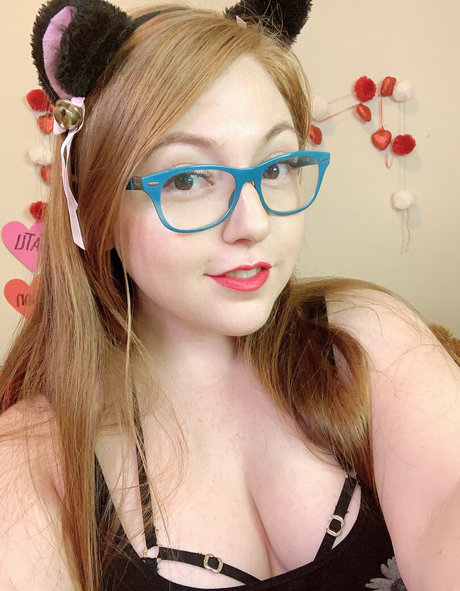 Naakte gelekte OnlyFans-foto van Kittenginger