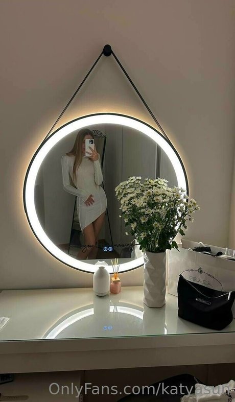 Naakte gelekte OnlyFans-foto van Katyasun