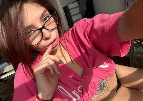 Naakte gelekte OnlyFans-foto van Babyyluxury