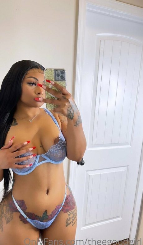 Naakte gelekte OnlyFans-foto van Theegoodgirl