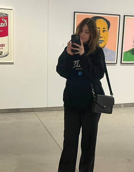Naakte gelekte OnlyFans-foto van Pollylittlecaprice