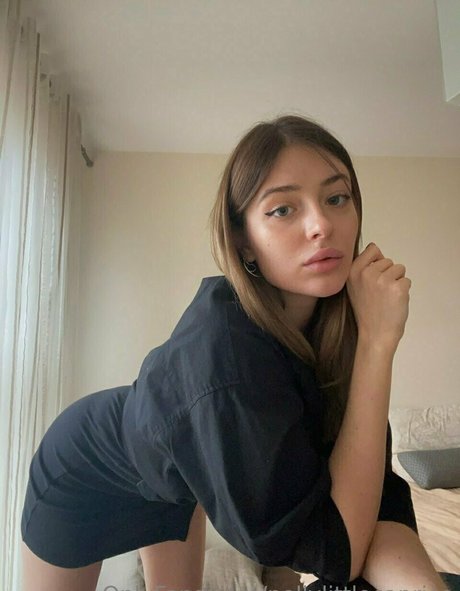 Naakte gelekte OnlyFans-foto van Pollylittlecaprice