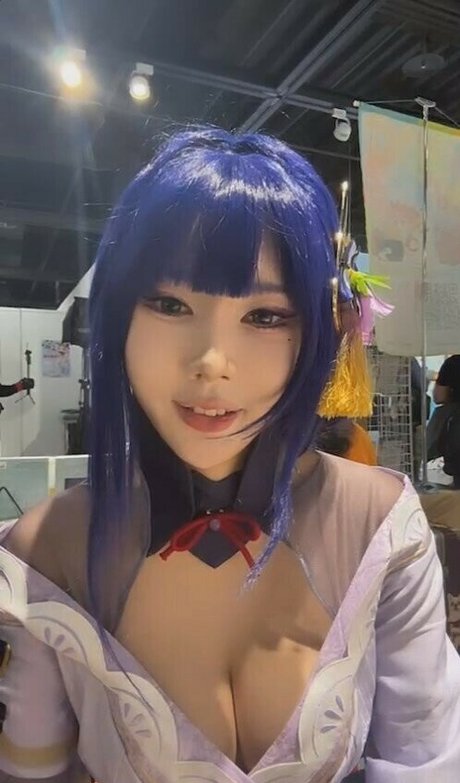Naakte gelekte OnlyFans-foto van Song Ju A
