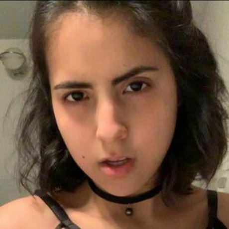 Naakte gelekte OnlyFans-foto van Dzumarraga
