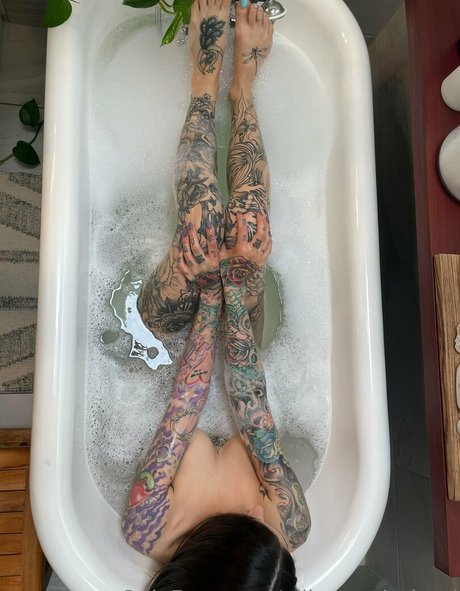 Naakte gelekte OnlyFans-foto van Aliinwunderland