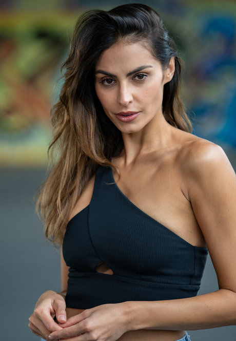 Naakte gelekte OnlyFans-foto van Leedali