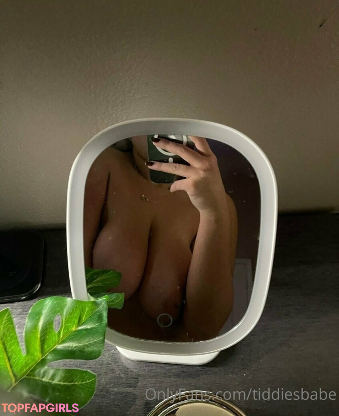 Naakte gelekte OnlyFans-foto van Tiddiesbabe #123 Naakte gelekte OnlyFans-foto van Tiddiesbabe #123