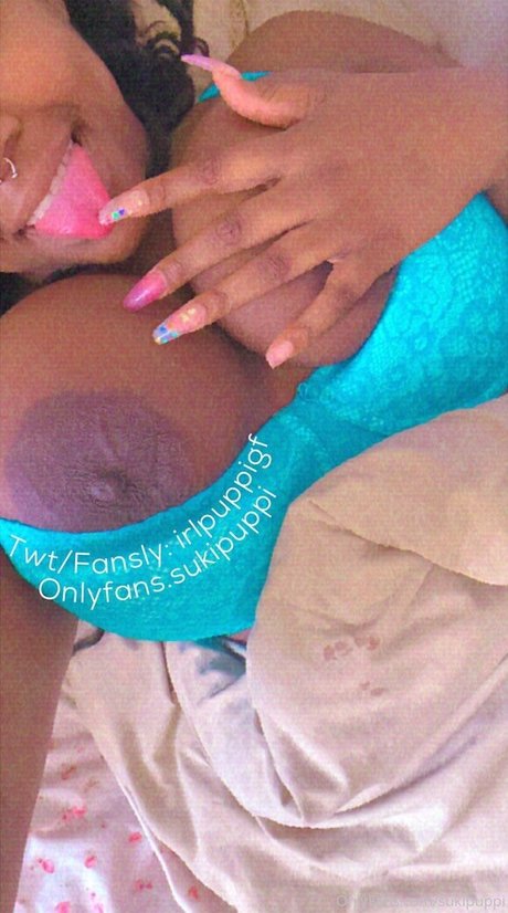 Naakte gelekte OnlyFans-foto van Sukipuppi